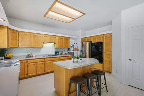 Kitchen - 4485 Brittany Dr, Redding, CA 96002 photo 4 of 6