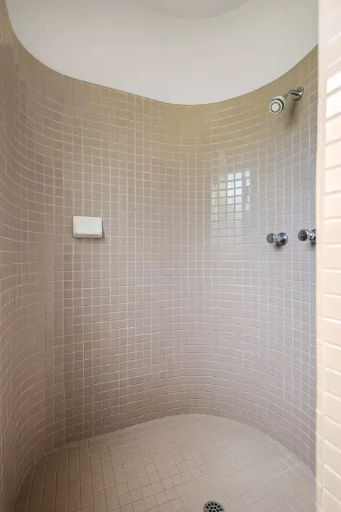 Bath - 4485 Brittany Dr, Redding, CA 96002 photo 10 of 11