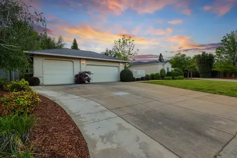 Exterior - 4485 Brittany Dr, Redding, CA 96002 photo 44 of 62