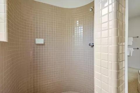 Bath - 4485 Brittany Dr, Redding, CA 96002 photo 9 of 11