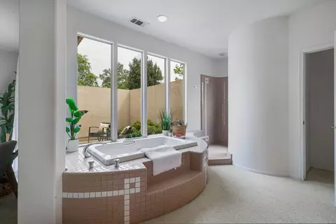 Bath - 4485 Brittany Dr, Redding, CA 96002 photo 8 of 11