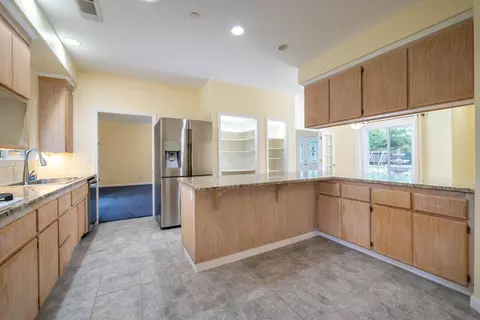 Kitchen - 11506 Ridgewood Rd, Redding, CA 96003 photo 5 of 6