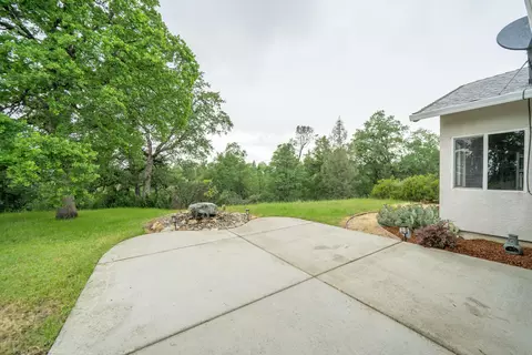 Exterior - 11506 Ridgewood Rd, Redding, CA 96003 photo 18 of 32
