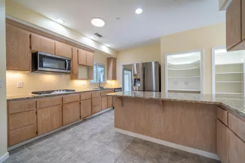 Kitchen - 11506 Ridgewood Rd, Redding, CA 96003 photo 4 of 6