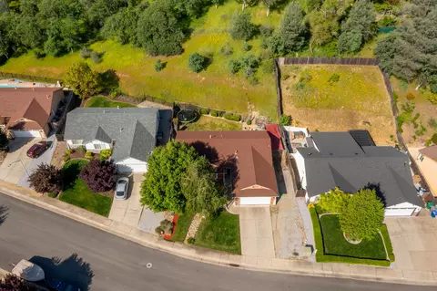 View/Area - 624 Valleybrook Dr, Redding, CA 96003 photo 1 of 3