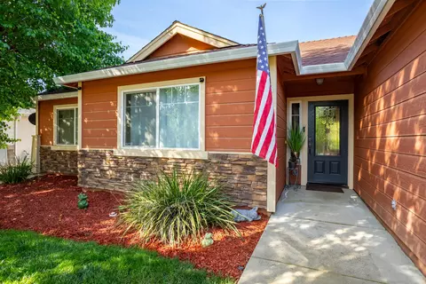 Exterior - 624 Valleybrook Dr, Redding, CA 96003 photo 2 of 7