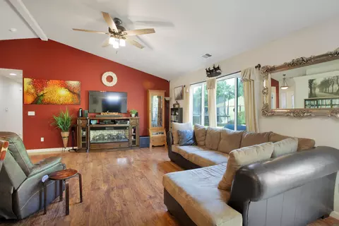 Living - 624 Valleybrook Dr, Redding, CA 96003 photo 2 of 4