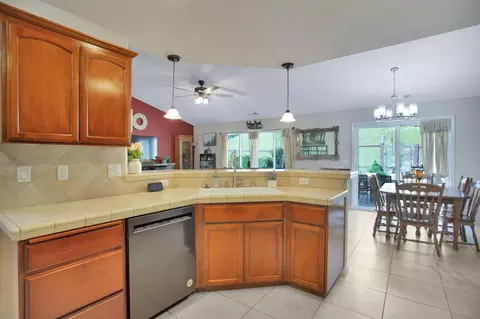 Kitchen - 624 Valleybrook Dr, Redding, CA 96003 photo 2 of 3