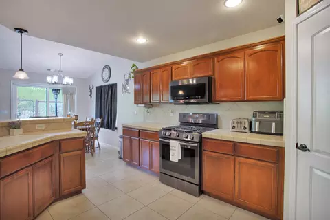 Kitchen - 624 Valleybrook Dr, Redding, CA 96003 photo 3 of 3