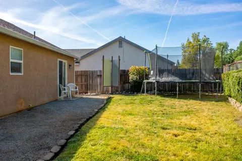 Exterior - 624 Valleybrook Dr, Redding, CA 96003 photo 5 of 7