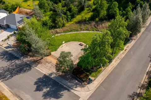 View/Area - 624 Valleybrook Dr, Redding, CA 96003 photo 2 of 3