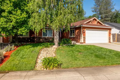 Exterior - 624 Valleybrook Dr, Redding, CA 96003 photo 6 of 7