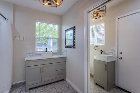 Bath - 7030 Riata Dr, Redding, CA 96002 photo 4 of 4