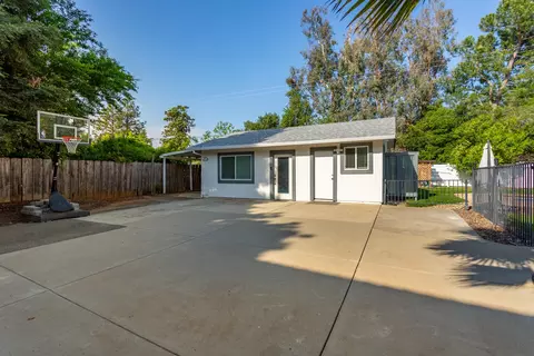 Exterior - 7030 Riata Dr, Redding, CA 96002 photo 2 of 7