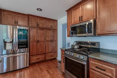 Kitchen - 7030 Riata Dr, Redding, CA 96002 photo 2 of 2