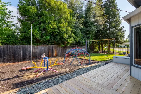 Exterior - 7030 Riata Dr, Redding, CA 96002 photo 5 of 7