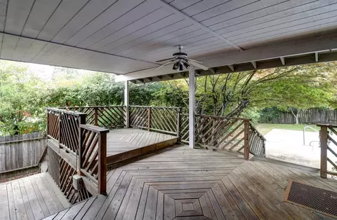 Exterior - 527 River Oaks Dr, Redding, CA 96001 photo 5 of 17