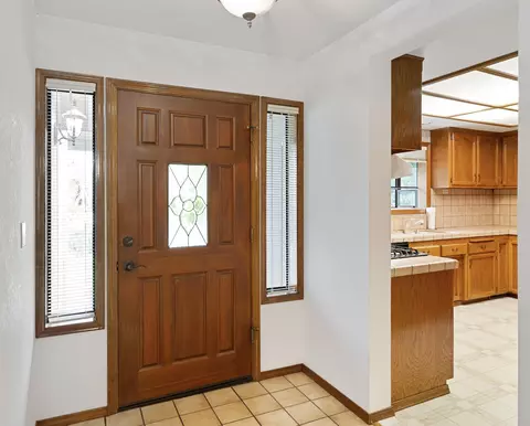 Entry Way - 527 River Oaks Dr, Redding, CA 96001 photo 1 of 1