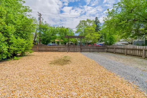 Exterior - 4664 Cedars Rd, Redding, CA 96001 photo 10 of 10