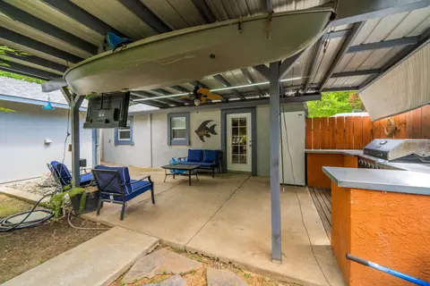 Exterior - 4664 Cedars Rd, Redding, CA 96001 photo 4 of 10