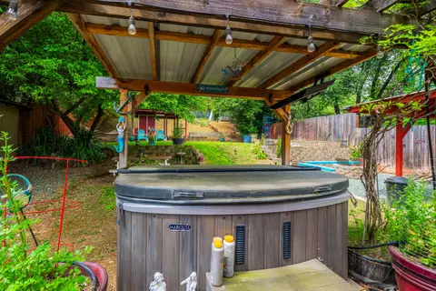 Exterior - 4664 Cedars Rd, Redding, CA 96001 photo 5 of 10