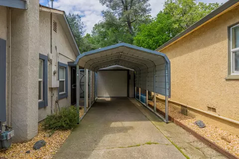 Exterior - 4664 Cedars Rd, Redding, CA 96001 photo 9 of 10