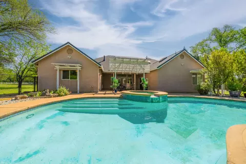 10000 Cow Creek Dr, Palo Cedro, CA 96073