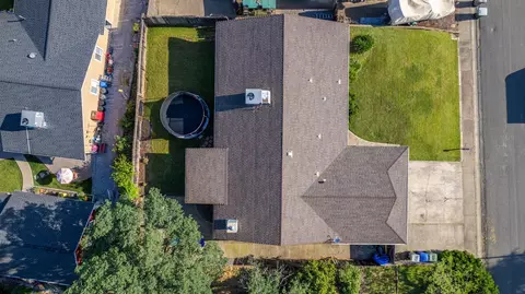 Exterior - 2539 Velia St, Redding, CA 96002 photo 17 of 18