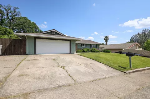 Exterior - 2539 Velia St, Redding, CA 96002 photo 10 of 18