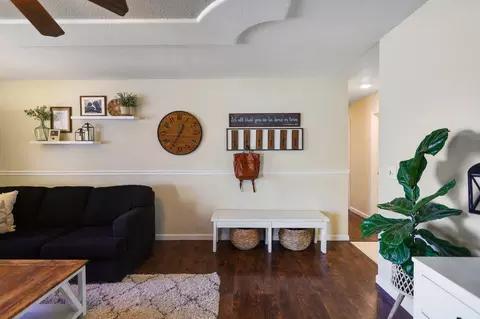 Living - 2539 Velia St, Redding, CA 96002 photo 6 of 8