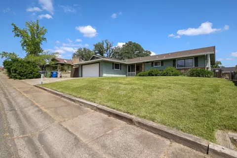 Exterior - 2539 Velia St, Redding, CA 96002 photo 9 of 18