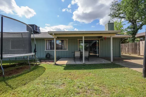 Exterior - 2539 Velia St, Redding, CA 96002 photo 5 of 18