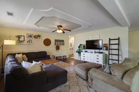 Living - 2539 Velia St, Redding, CA 96002 photo 2 of 8