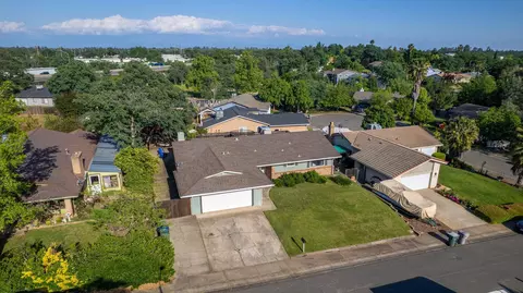 View/Area - 2539 Velia St, Redding, CA 96002 photo 1 of 8