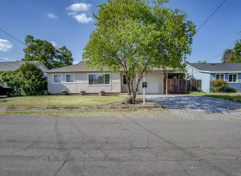 1113 2nd St, Redding, CA 96002