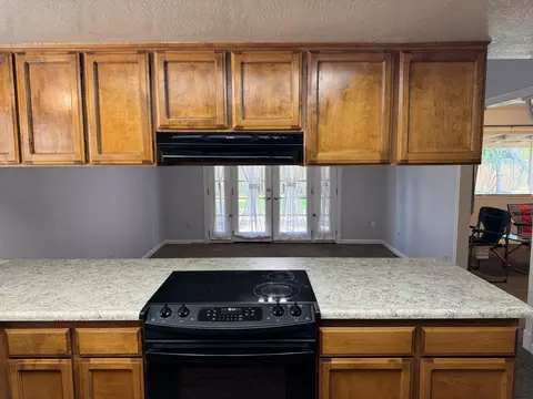 Kitchen - 6683 Creekside St, Redding, CA 96001 photo 4 of 4