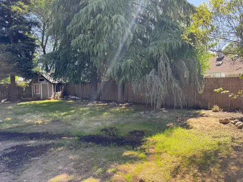 Exterior - 6683 Creekside St, Redding, CA 96001 photo 3 of 7