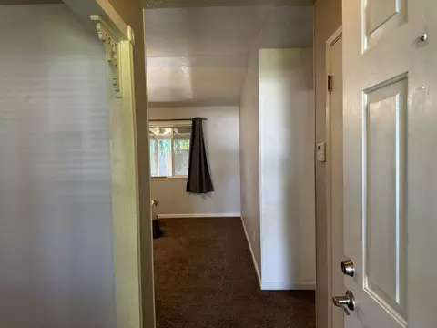 Bath - 6683 Creekside St, Redding, CA 96001 photo 1 of 5