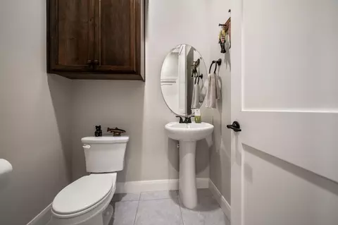 Bath - 4121 Acadia Pl, Redding, CA 96001 photo 7 of 7