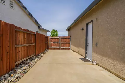 Exterior - 4121 Acadia Pl, Redding, CA 96001 photo 17 of 19