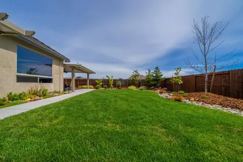Exterior - 4121 Acadia Pl, Redding, CA 96001 photo 15 of 19