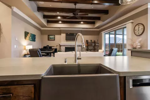 Kitchen - 4121 Acadia Pl, Redding, CA 96001 photo 5 of 8