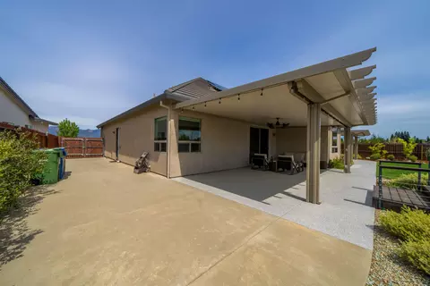 Exterior - 4121 Acadia Pl, Redding, CA 96001 photo 16 of 19
