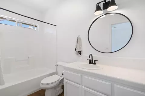 Bath - 3420 Showboat Ct, Redding, CA 96003 photo 2 of 2