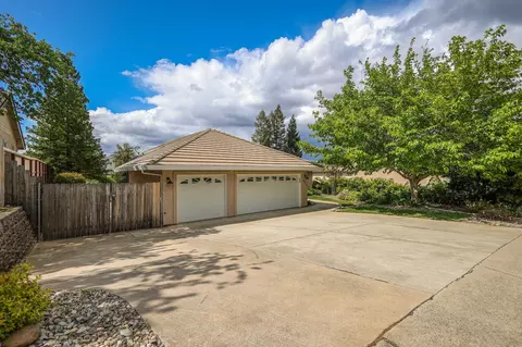 Exterior - 3420 Showboat Ct, Redding, CA 96003 photo 5 of 6