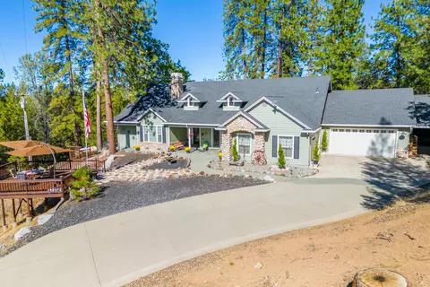 18100 Red Cliff Way, Lakehead, CA 96051