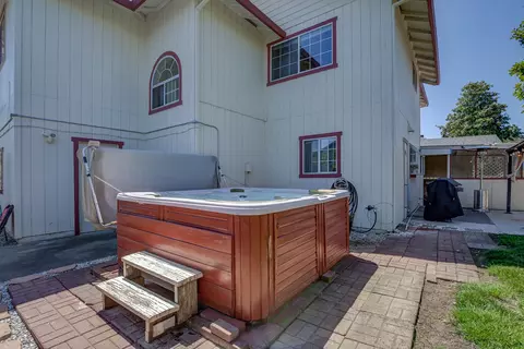 768 St Thomas Pkwy, Redding, CA 96003 photo 32