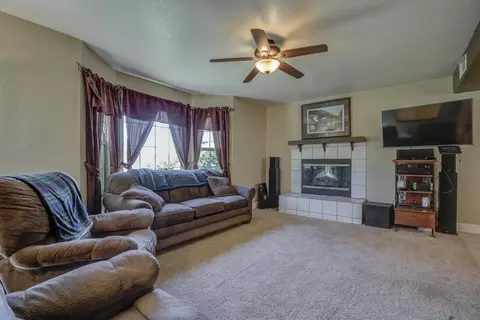 768 St Thomas Pkwy, Redding, CA 96003 photo 6