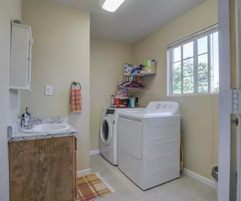 768 St Thomas Pkwy, Redding, CA 96003 photo 13