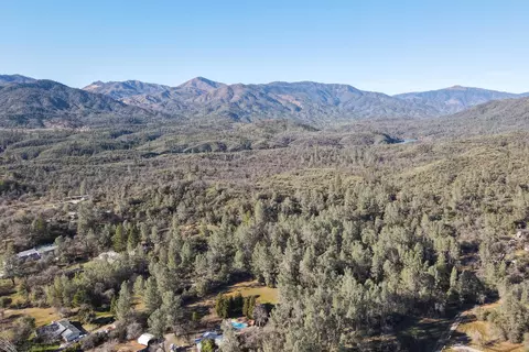 Quartz Hill Rd, Redding, CA 96003